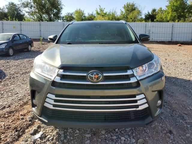 2019 Toyota Highlander SE