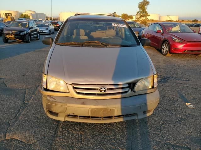 2003 Toyota Sienna CE