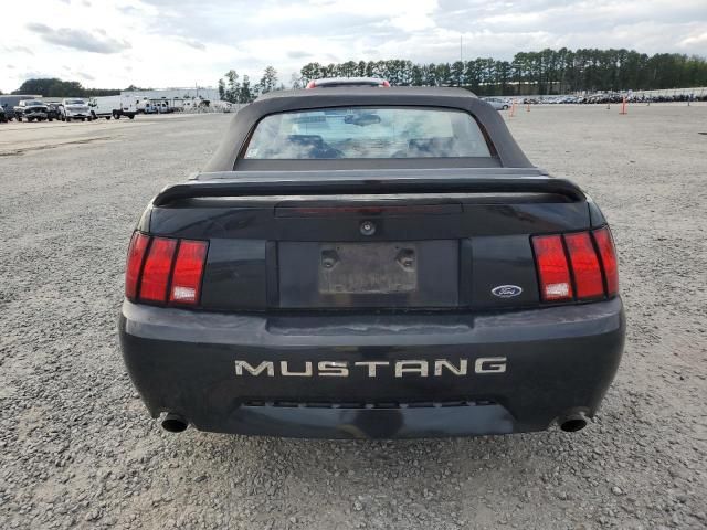 2000 Ford Mustang