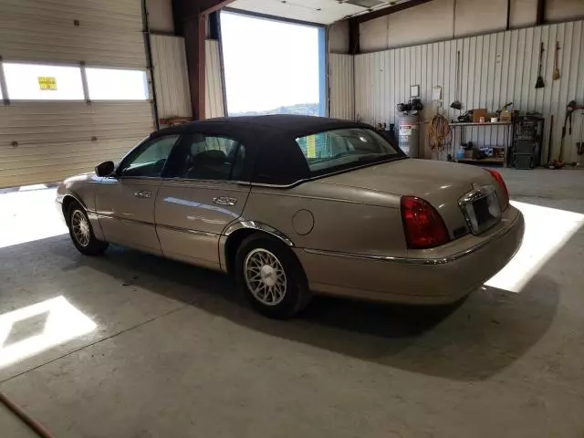 1998 Lincoln Town Car Signature