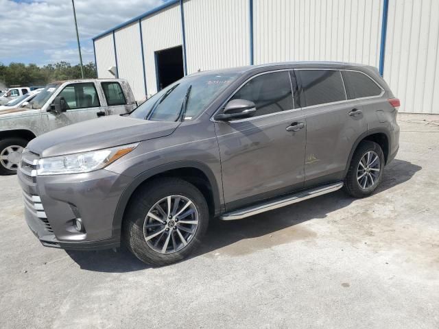 2019 Toyota Highlander SE