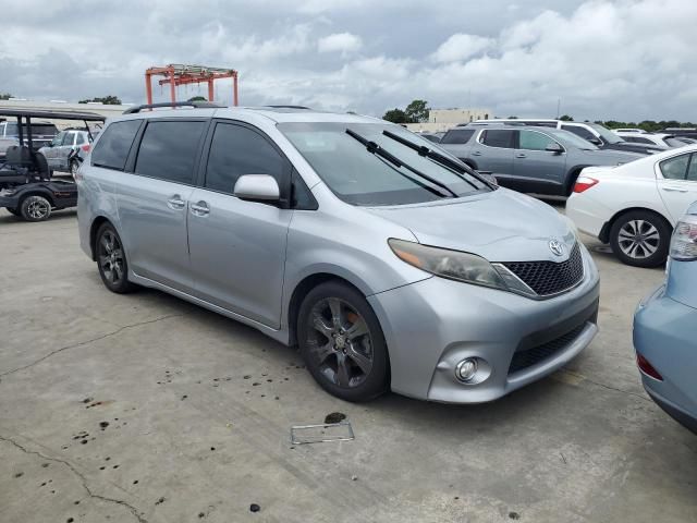 2015 Toyota Sienna Sport