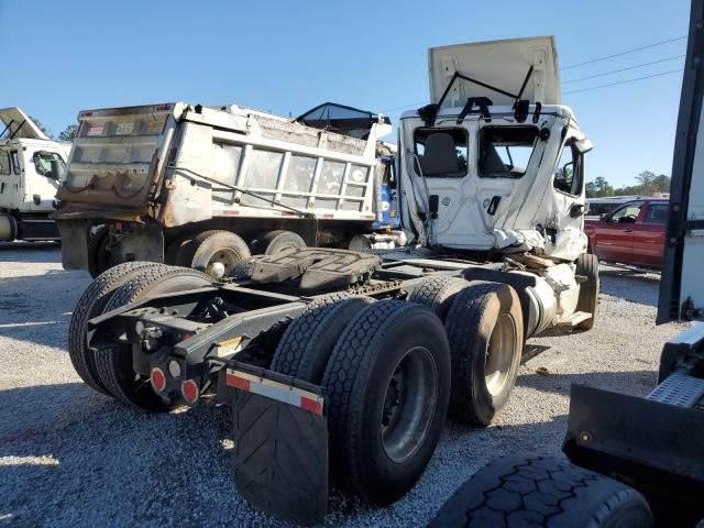 2016 Freightliner Cascadia 113