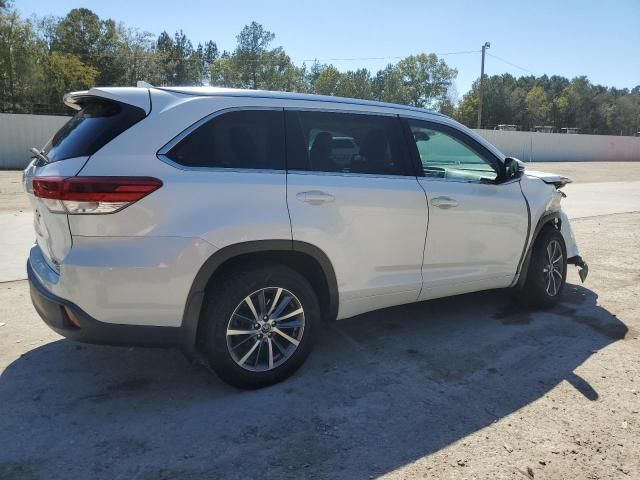 2017 Toyota Highlander SE