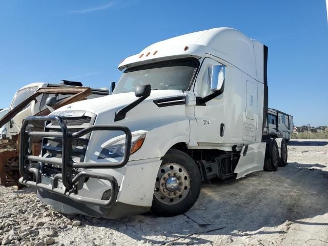 2018 Freightliner Cascadia 126