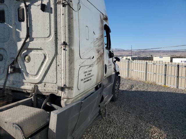 2016 Freightliner Cascadia 125