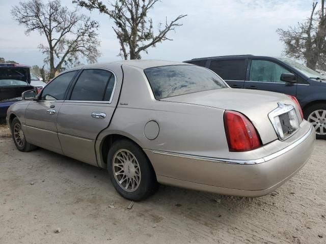 2002 Lincoln Town Car Signature