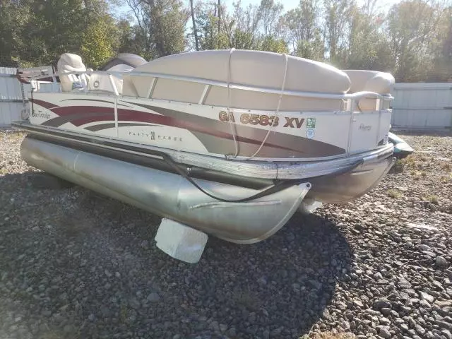 2008 Suntracker Partybarge