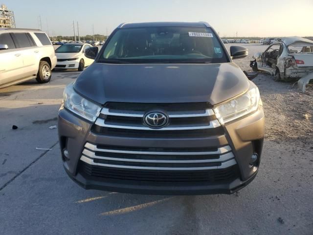 2019 Toyota Highlander SE