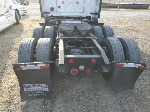 2016 Freightliner Cascadia 125