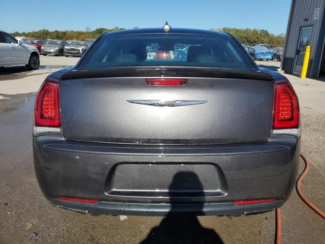 2018 Chrysler 300 Touring