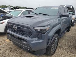 Carros dañados por inundaciones a la venta en subasta: 2024 Toyota Tacoma Double Cab