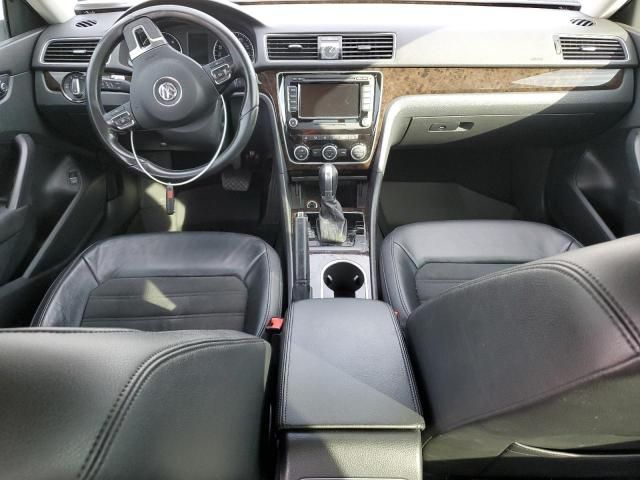 2015 Volkswagen Passat SEL