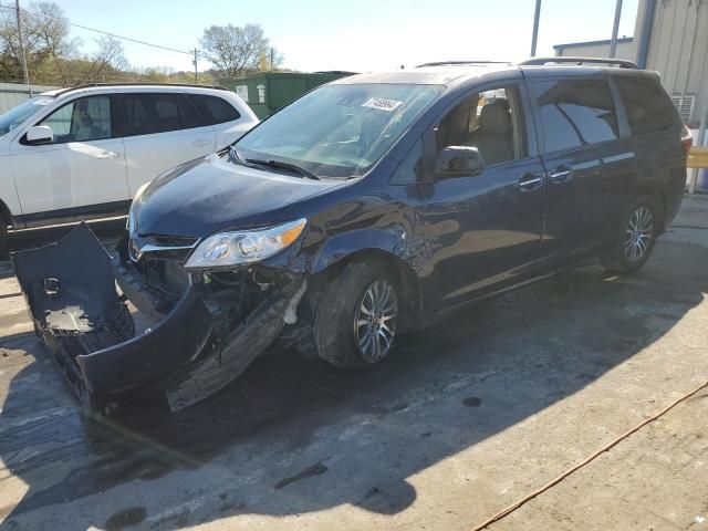 2019 Toyota Sienna XLE