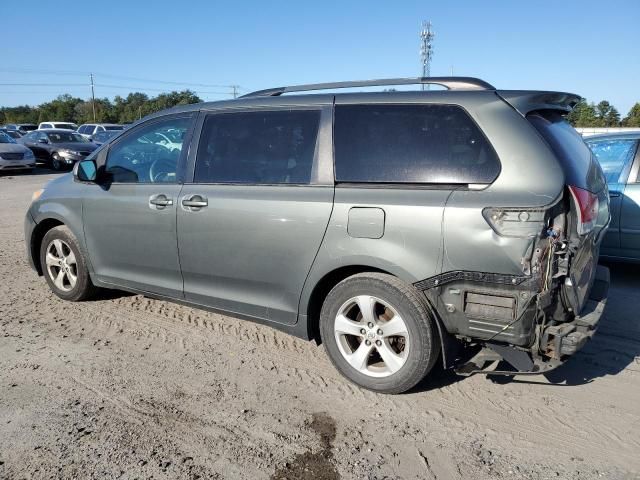 2013 Toyota Sienna LE