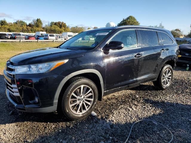 2017 Toyota Highlander SE