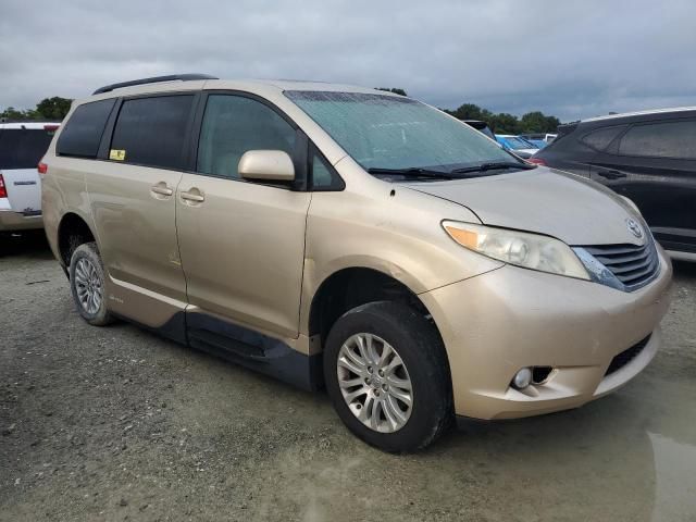 2014 Toyota Sienna XLE