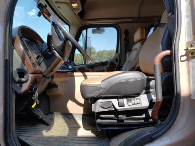 2007 Freightliner Sport Chassis 106