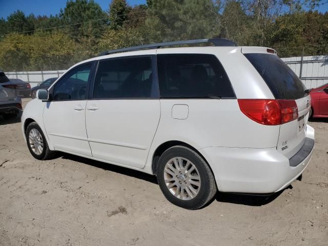 2010 Toyota Sienna XLE