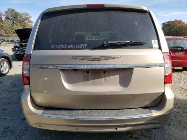 2014 Chrysler Town & Country Touring L