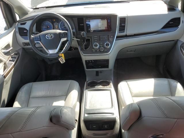 2016 Toyota Sienna XLE