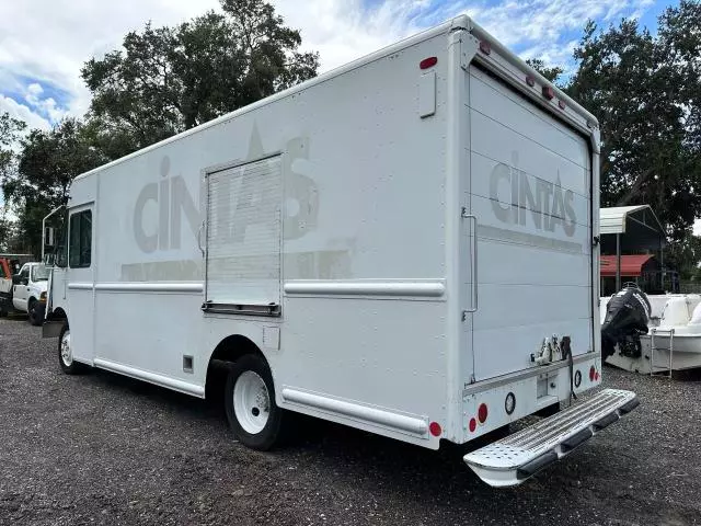 2007 Freightliner Chassis M Line WALK-IN Van