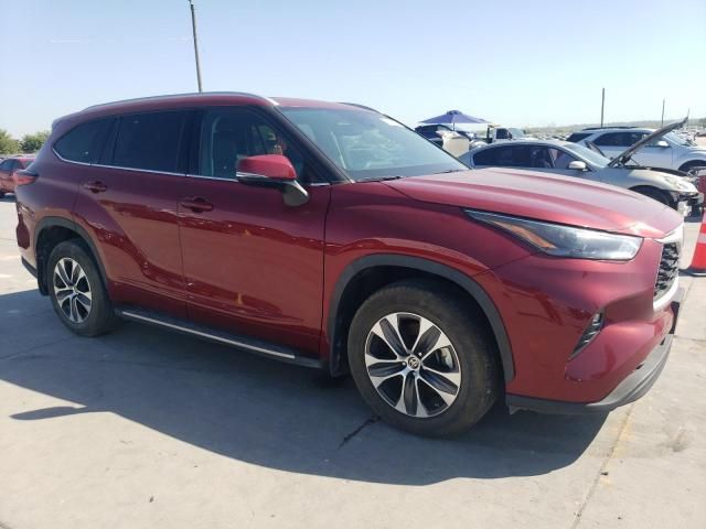 2022 Toyota Highlander XLE