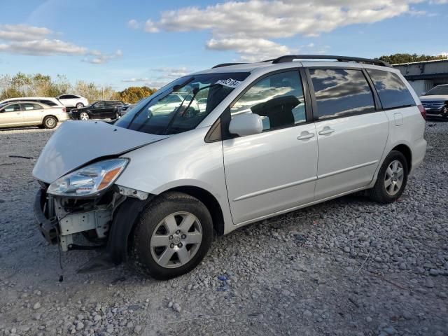 2005 Toyota Sienna XLE