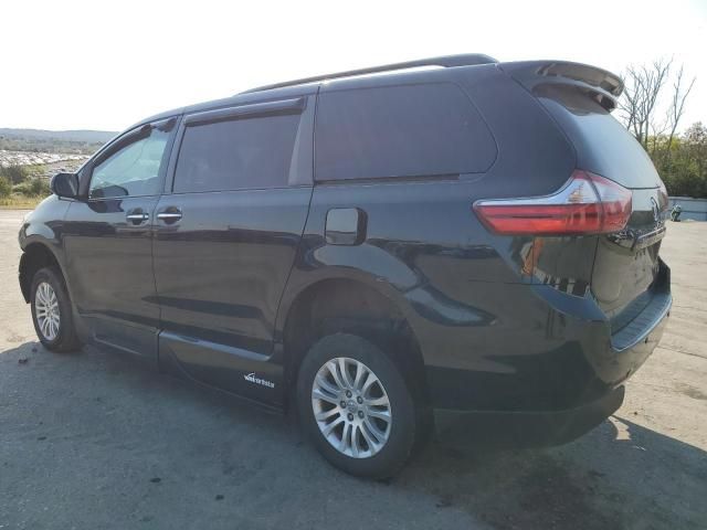 2016 Toyota Sienna XLE