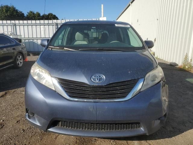 2013 Toyota Sienna LE