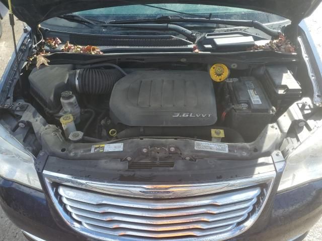 2014 Chrysler Town & Country Touring