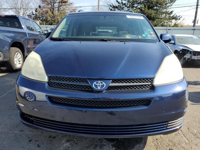 2004 Toyota Sienna CE