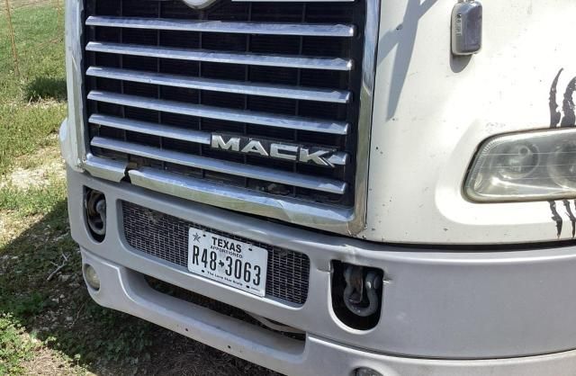 2014 Mack 600 CXU600