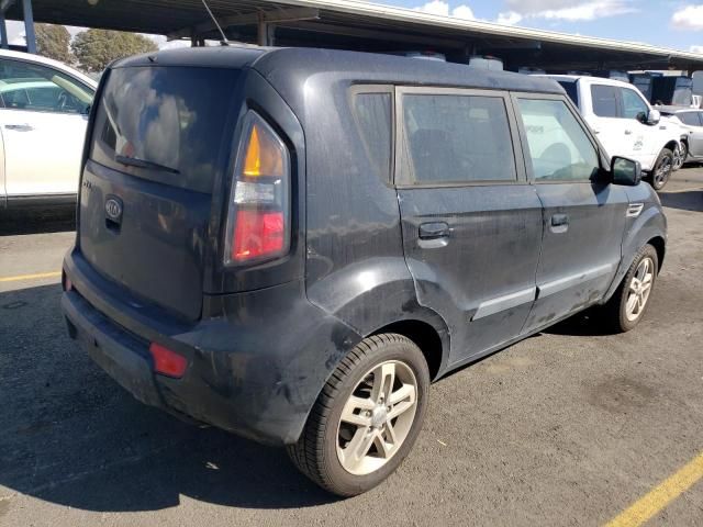 2010 KIA Soul +