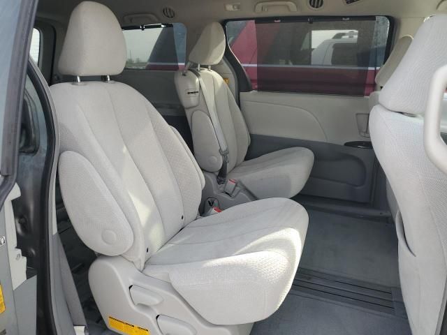 2014 Toyota Sienna LE