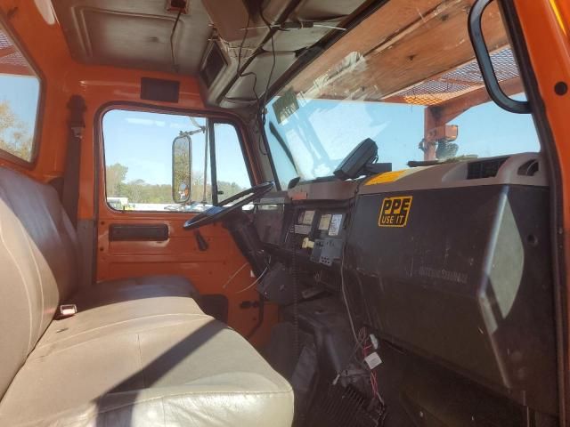 2001 International 4000 4900