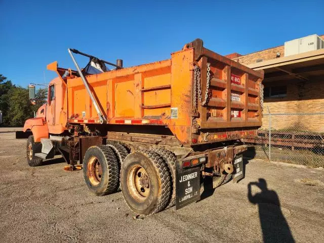 2010 Kenworth Construction T400