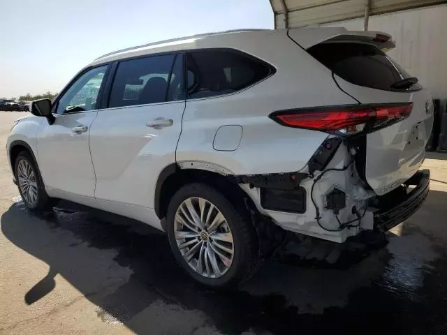 2022 Toyota Highlander Platinum