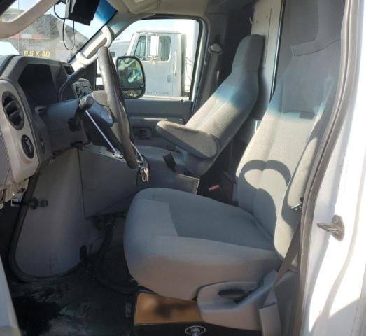 2019 Ford Econoline E350 Super Duty Cutaway Van