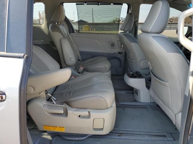 2013 Toyota Sienna XLE