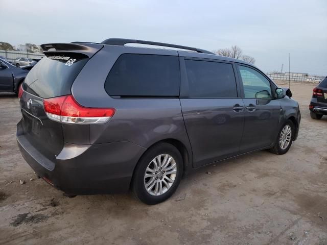 2012 Toyota Sienna XLE