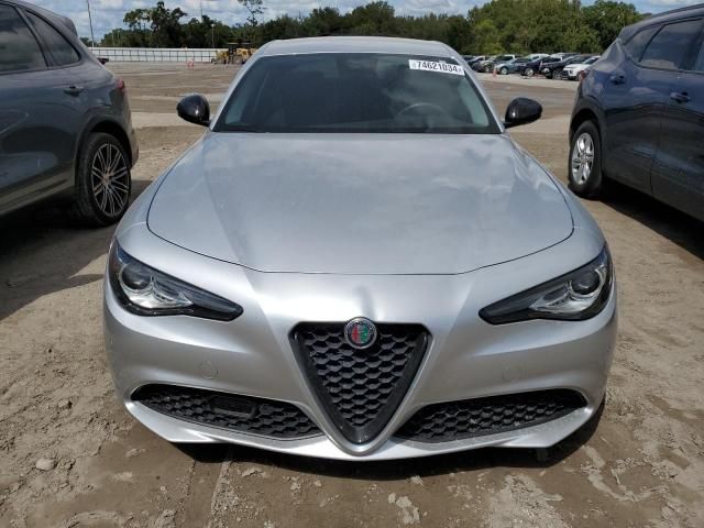 2021 Alfa Romeo Giulia Sport