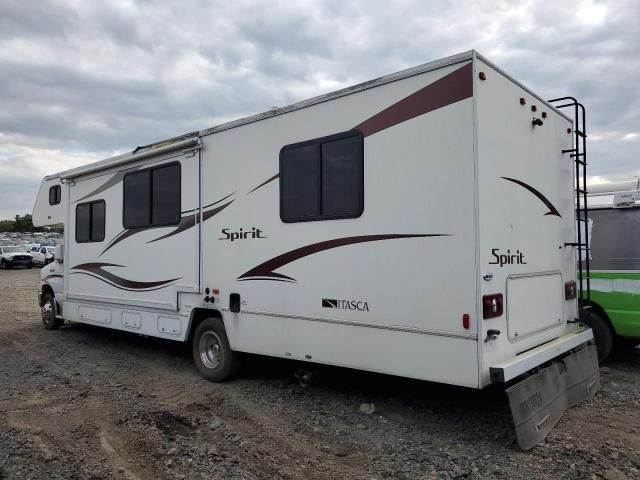 2014 Ford Econoline E450 Super Duty Cutaway Van