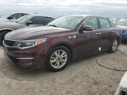 Carros salvage para piezas a la venta en subasta: 2017 KIA Optima LX