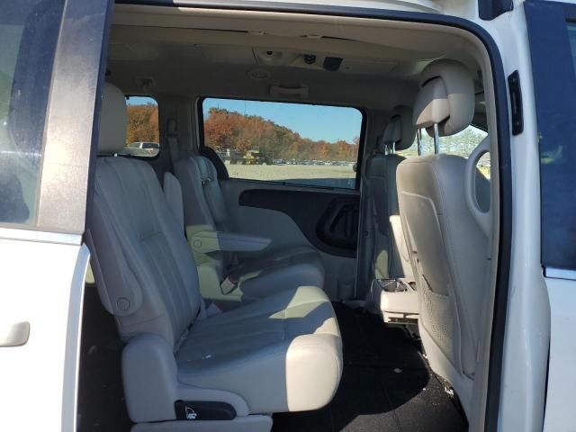 2012 Chrysler Town & Country Touring L