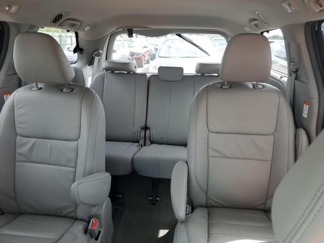 2018 Toyota Sienna XLE