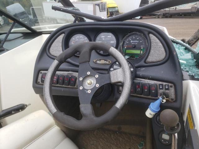 2002 Malibu Boat