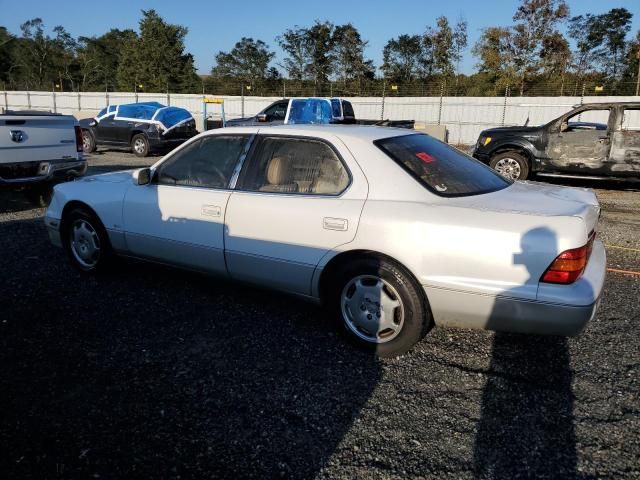 2000 Lexus LS 400