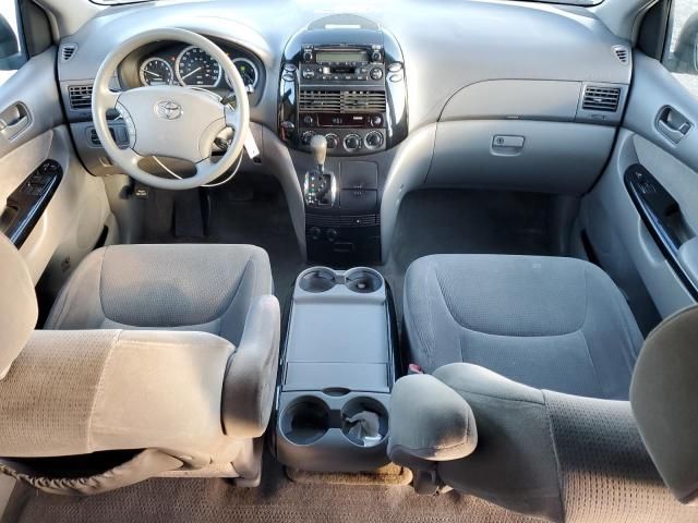 2005 Toyota Sienna CE