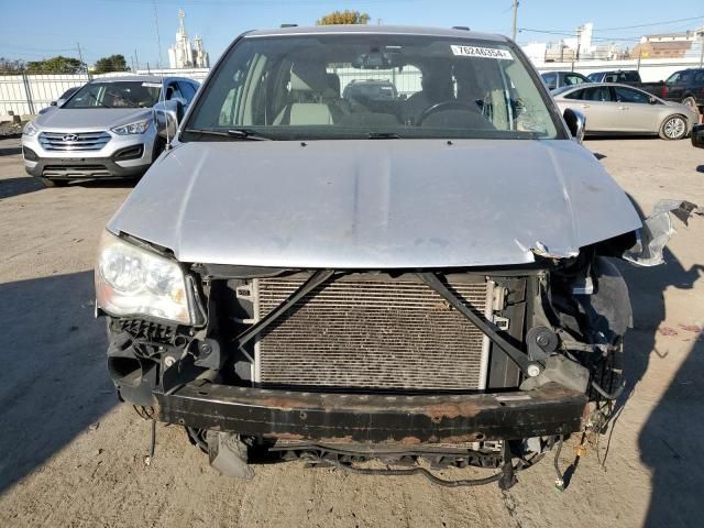 2011 Chrysler Town & Country Touring L